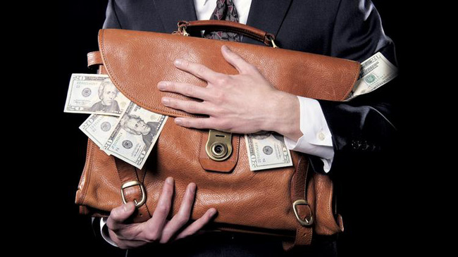 PHÂN BIỆT TỘI LỪA ĐẢO CHIẾM ĐOẠT TÀI SẢN VÀ TỘI LẠM DỤNG TÍN NHIỆM CHIẾM ĐOẠT TÀI SẢN